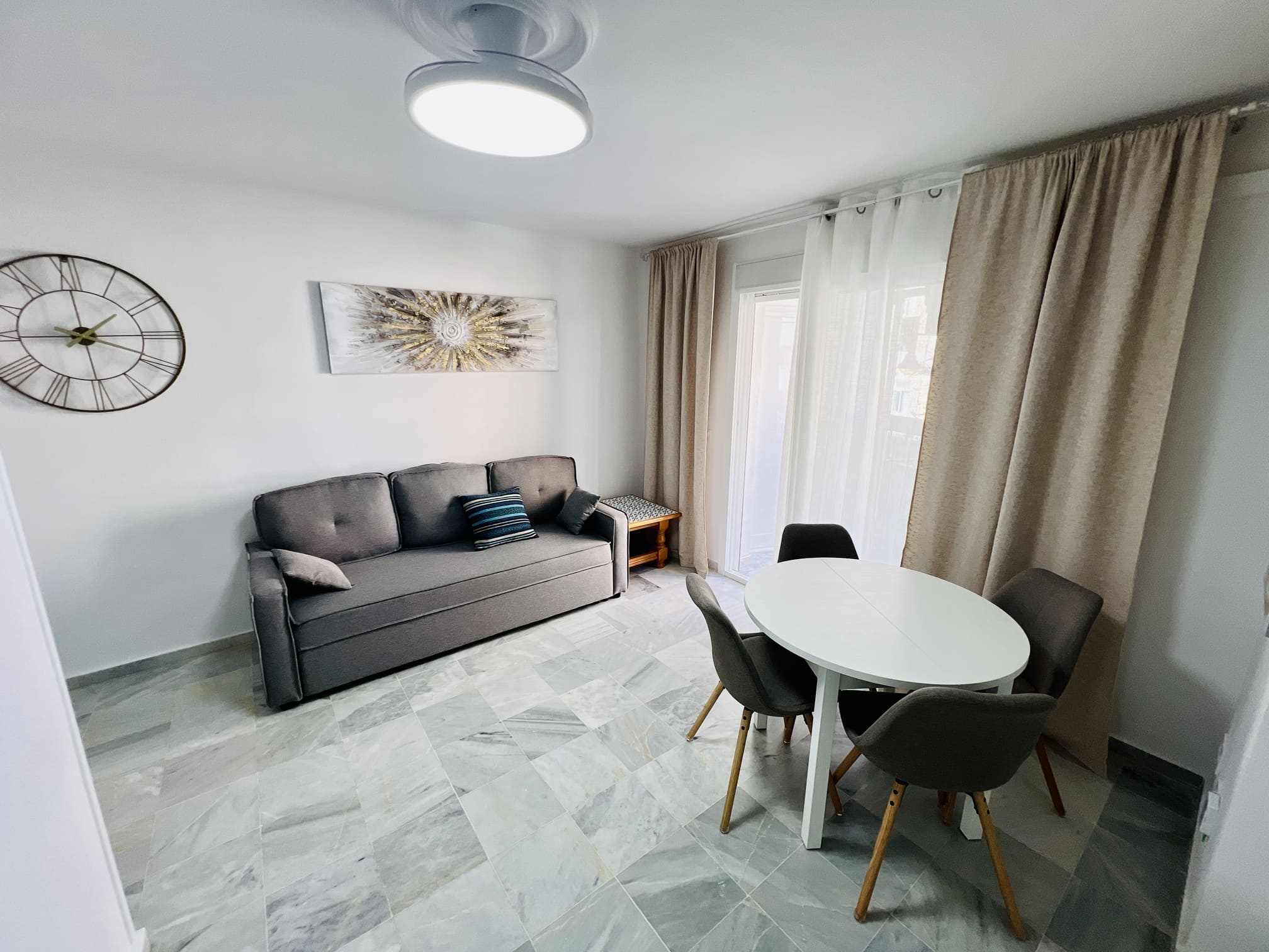 Квартира з 2 спальнями CAR-18