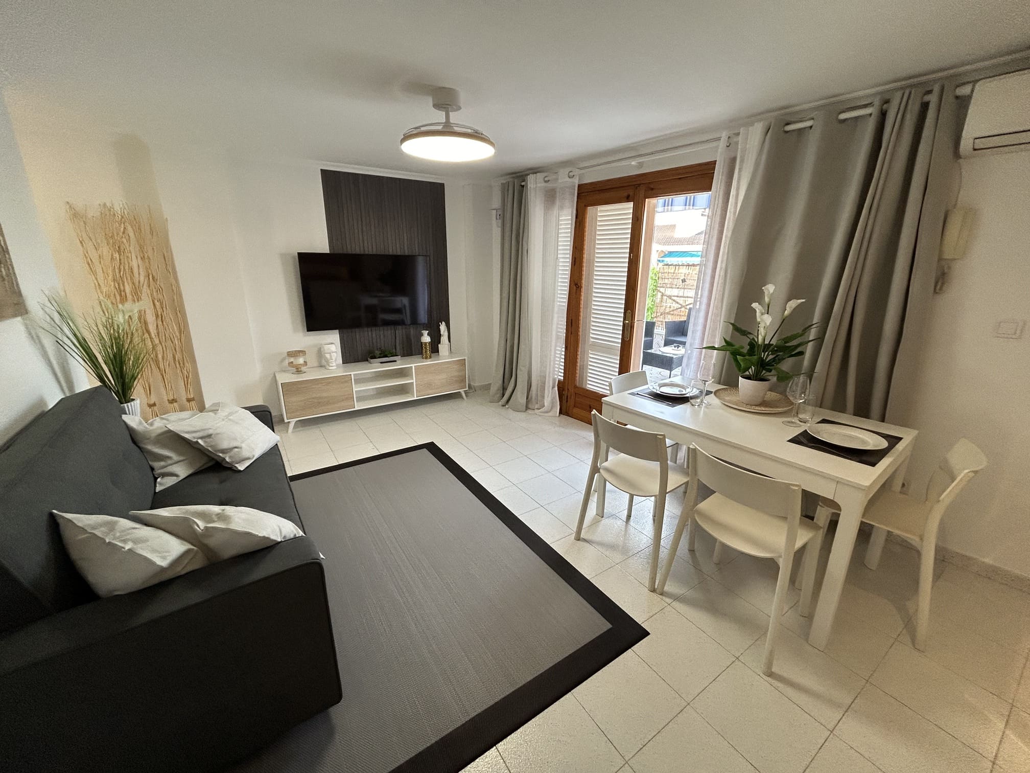 Квартира с 2 спальнями возле пляжа Дель Кура CAR-12