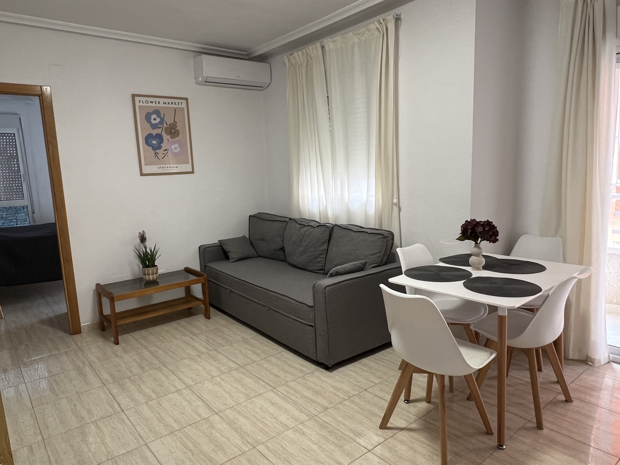 Апартаменты с 2 спальнями в 500 м от пляжа Del Cura CAR-06